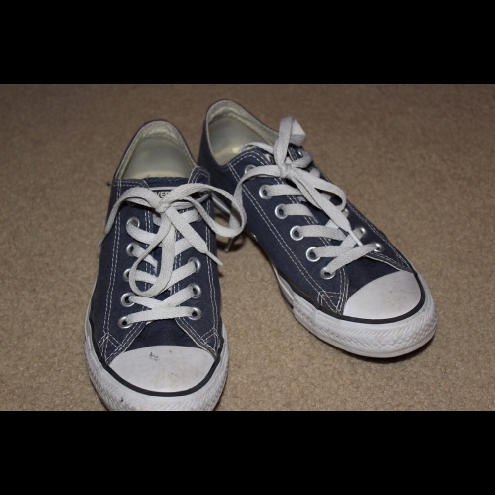navy blue converse